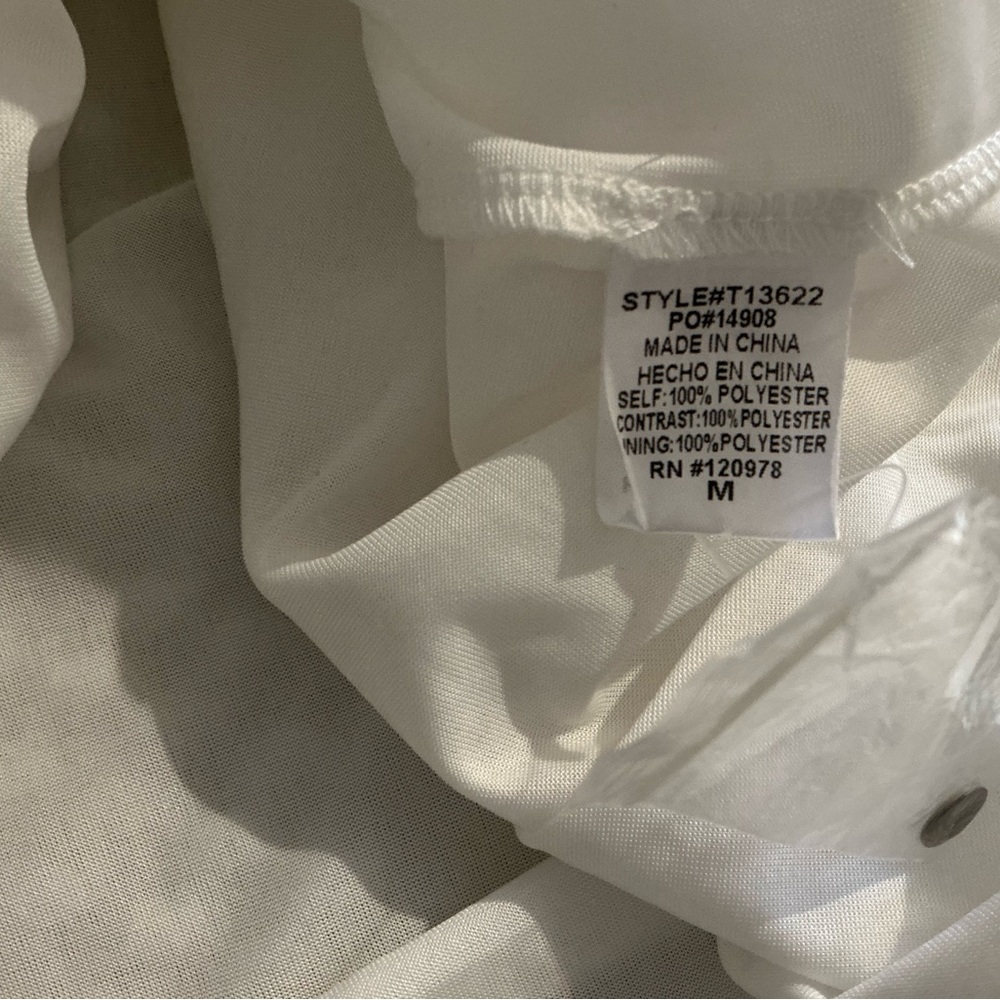 Entro Swiss Dot Top Sz M NWOT - Picture 4 of 8